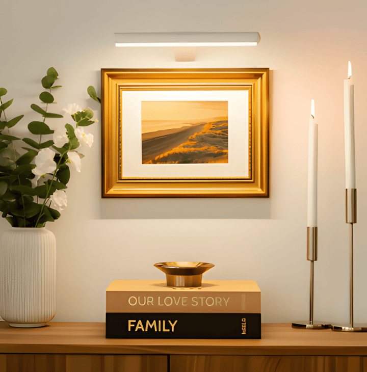 Modern väggarmatur: MagniLite LED-lampa, magnetisk, sladdlös & USB-laddbar.