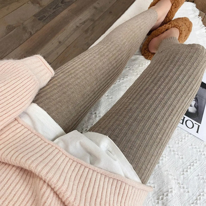 Stilrena och varma leggings i stickad modell för dam
