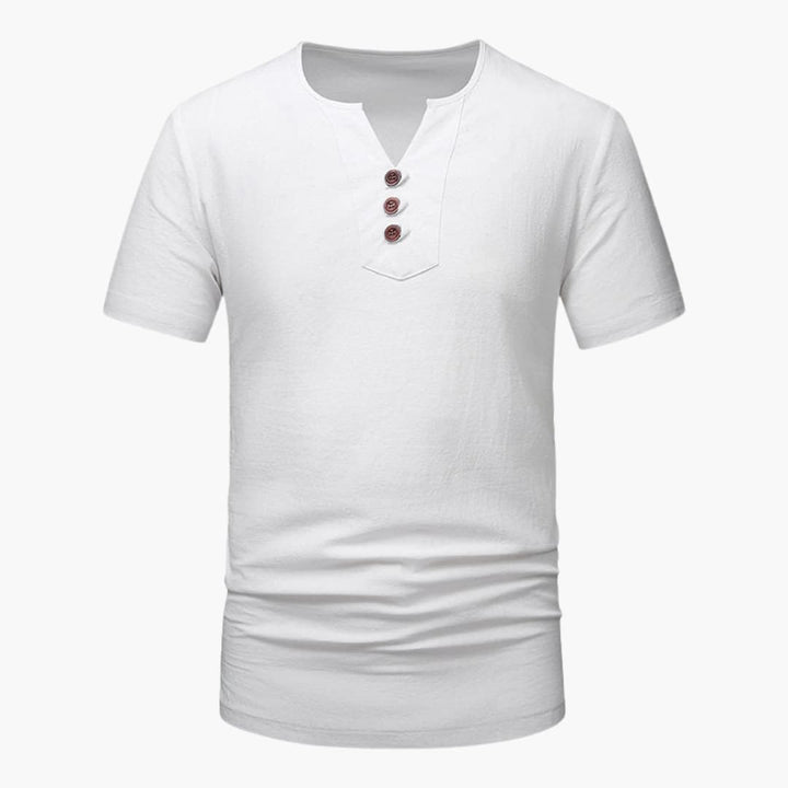 Vit herr t-shirt med kort ärm. Modern notch-ringning för en ledig sommarstil. Bekväma herrkläder.