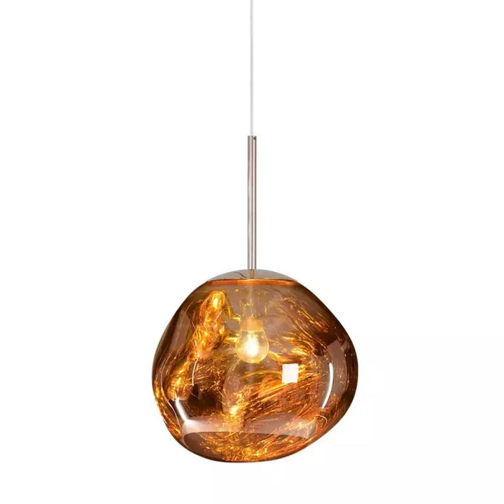 Snygg designlampa i metallisk finish för moderna hem och kontor