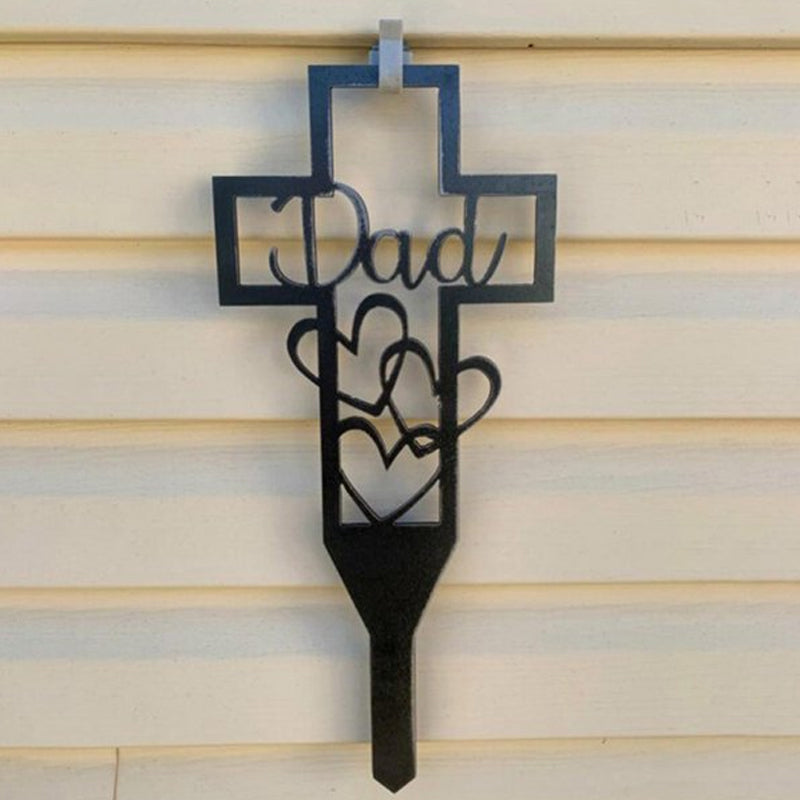Minnesteck från metall för föräldrar med rosor, robust ståldesign för att hedra minnen på kyrkogårdar och minnesplatser.