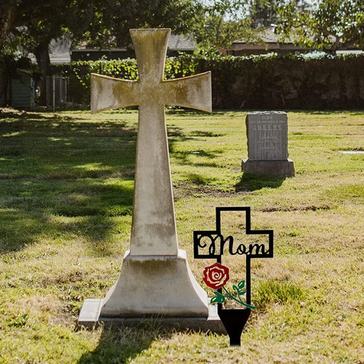 Minnesteck från metall för föräldrar med rosor, robust ståldesign för att hedra minnen på kyrkogårdar och minnesplatser.