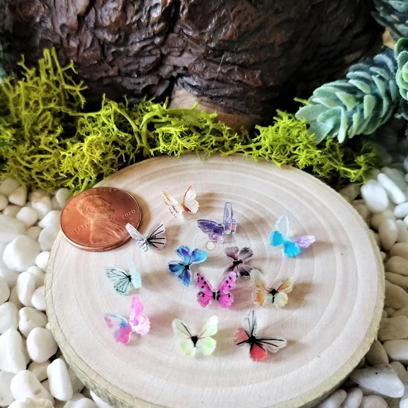 "Mikro Miniatyr Fjärilar Dekoration Akryl i olika färger och mönster, små och detaljerade, perfekt för hantverksprojekt."