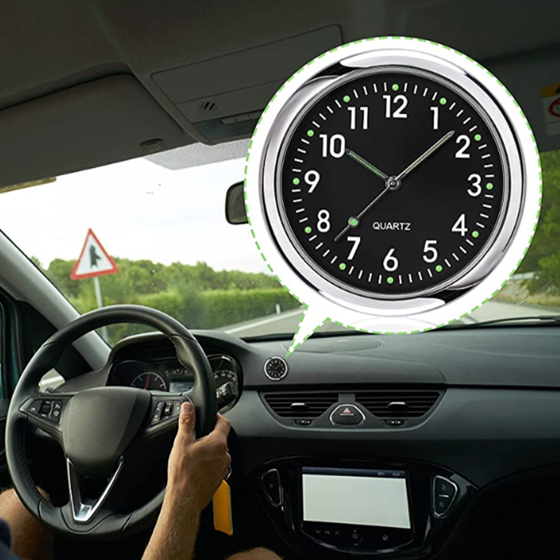 "Mini bilklocka med lysande digital display, rund metall, svart och vit färg, perfekt för stil och funktion i bilen."