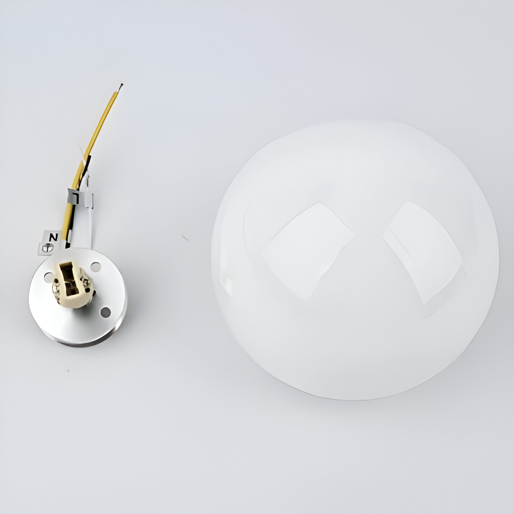 Vacker rund vägglampa i minimalistisk stil, med inbyggd LED för ett modernt hem.