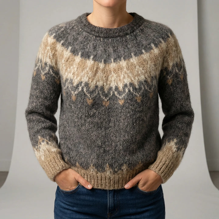 Klassisk blå rundhalsad damtröja, en bekväm pullover. Idealisk vardagströja med mjuk känsla för dam.