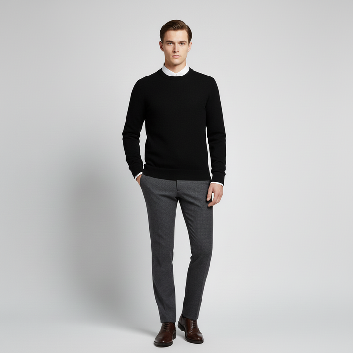 Stilren Charles herrtröja. Rundhalsad, stickad & bekväm. Ett elegant vinterplagg för män.