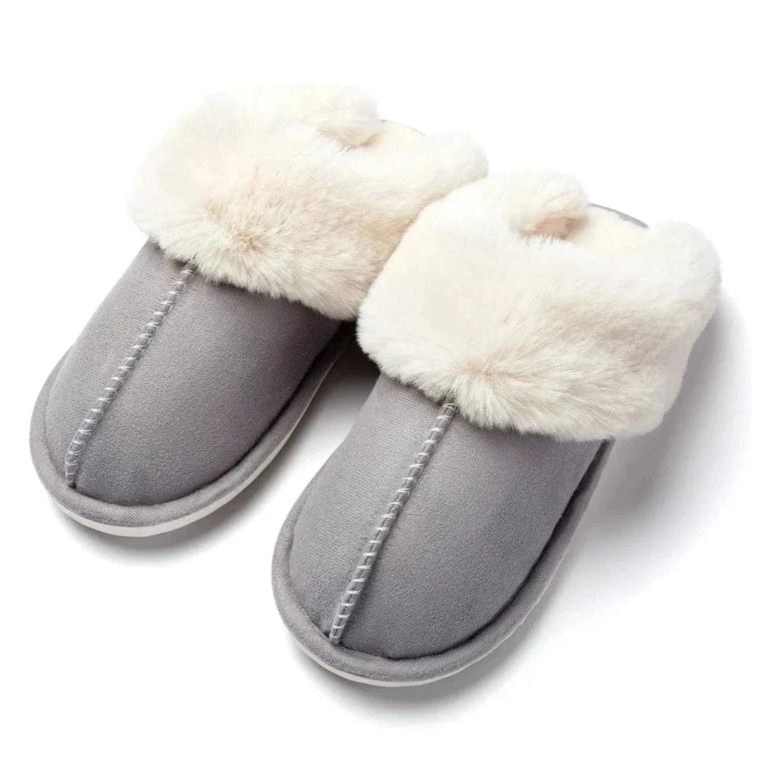 Varmfodrade innetofflor med halkfri sula för trygg komfort hemma. Perfekta unisex tofflor.