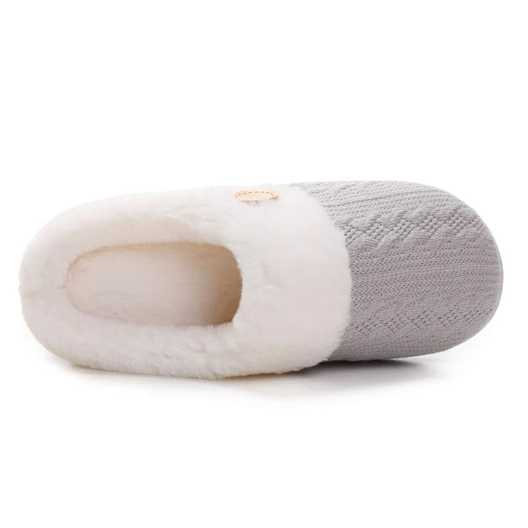 Halkfri sula på varmfodrade tofflor, ger säkert grepp inomhus. Mjuka och bekväma inneskor i fleece.