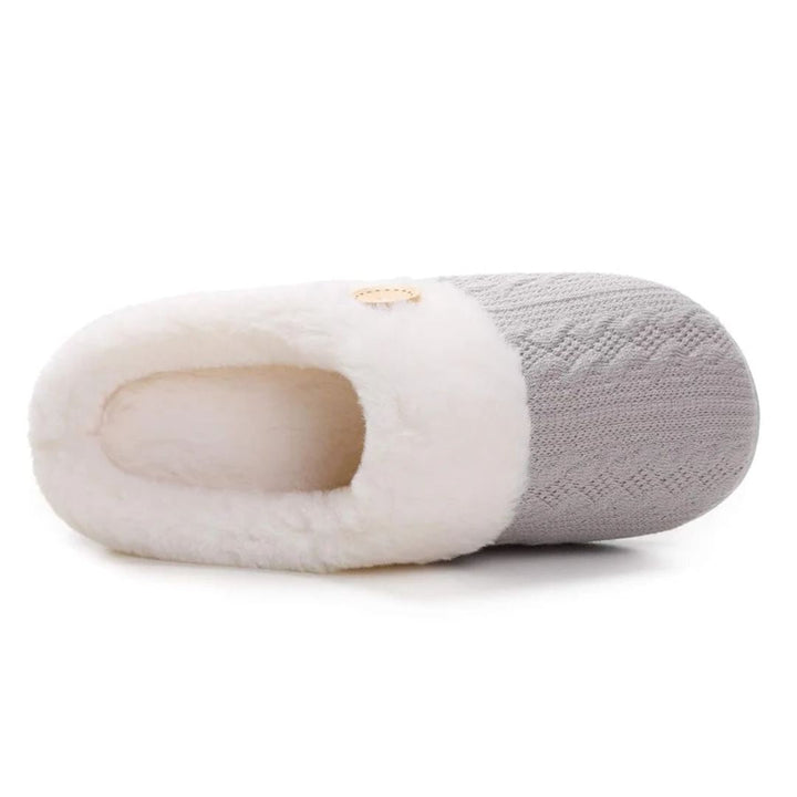 Halkfri sula på varmfodrade tofflor, ger säkert grepp inomhus. Mjuka och bekväma inneskor i fleece.