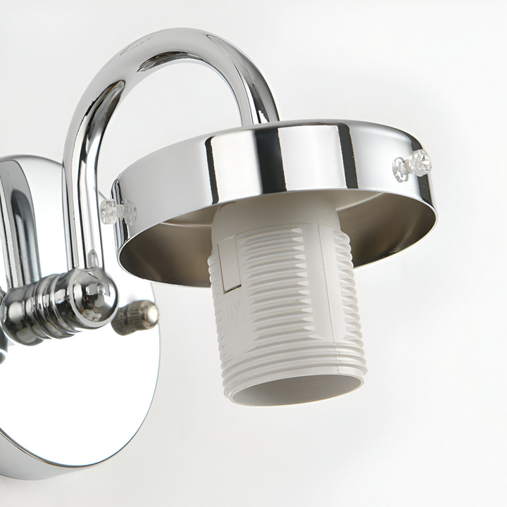 Klotformad vägglampa i glas med randigt mönster. Modern LED-inredning.