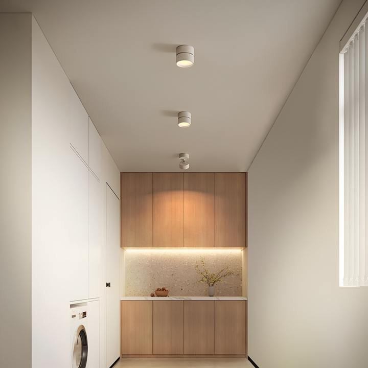 Rund LED spotlight taklampa, elegant för sovrum eller mindre rum med modern touch.