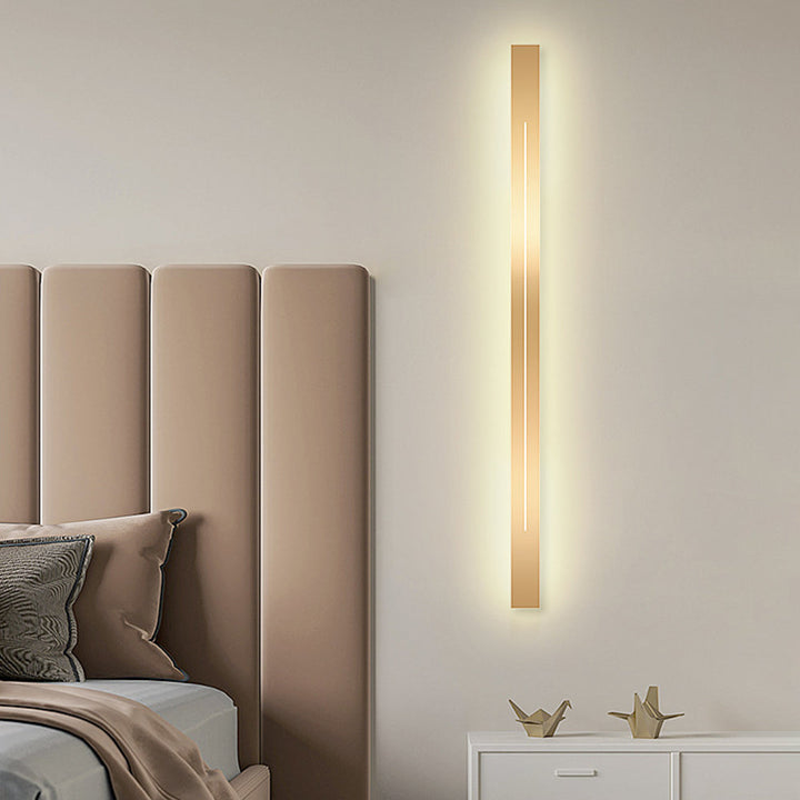 Elegant LED-väggarmatur i svart för vardagsrummet, modern design & belysning.