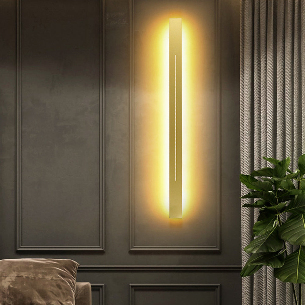 Designad LED-vägglampa för sovrum, elegant svart finish, modern stil.