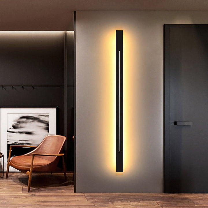 Modern LED-vägglampa guld, dimbar för elegant vardagsrum och inomhusbruk.