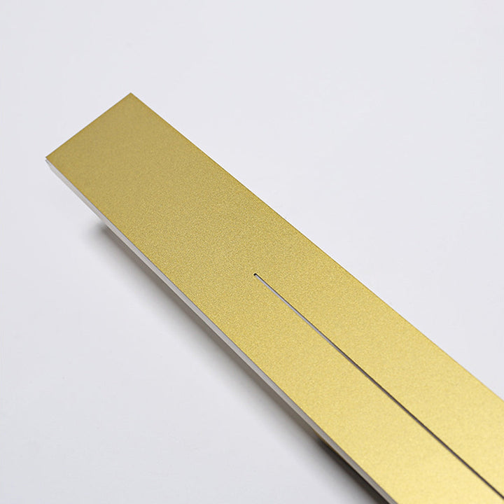 Vägglampa LED, guld & svart, modern design för elegant inomhusmiljö.