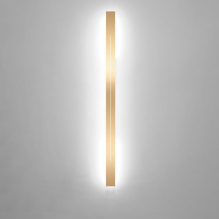 Modern LED-vägglampa i guld, designbelysning för sovrum och vardagsrum.
