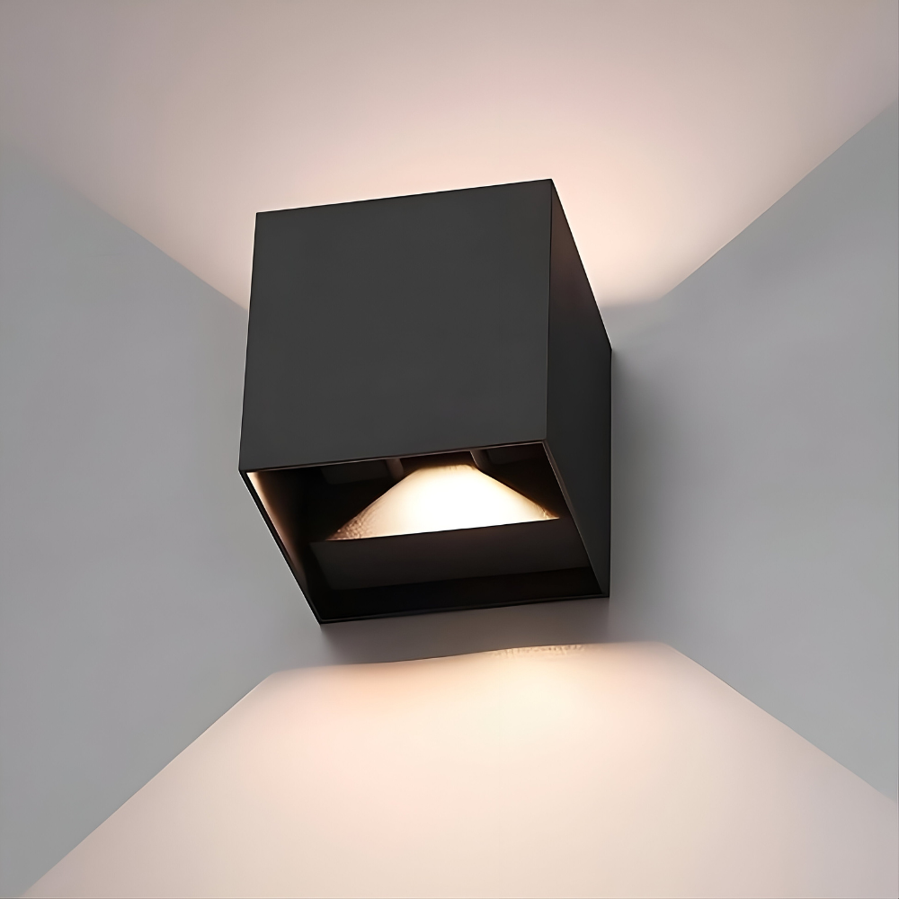 Elegant och effektiv LED-vägglampa i nordisk stil, modern belysning för en minimalistisk look.