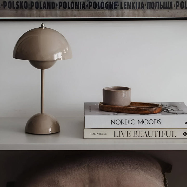 Modern sladdlös LED svamplampa, uppladdningsbar bordslampa för stilren heminredning.