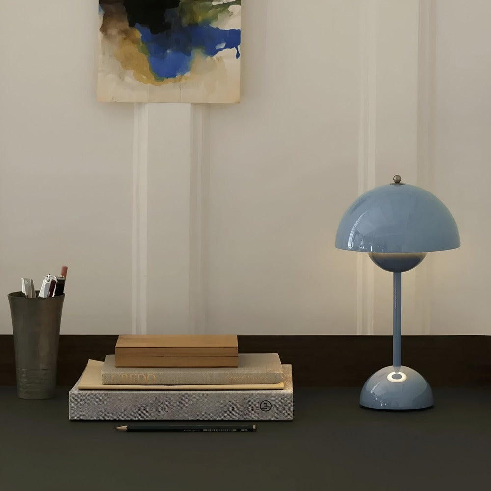 Kompakt uppladdningsbar LED bordslampa, svampformad och sladdlös med intuitiv touch.