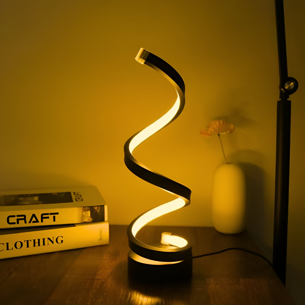 Modern spiral LED bordslampa, perfekt för hemmakontor och stilren inomhusbelysning.