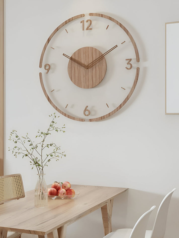 Elegant tyst akrylklocka med trävisare. Stilren och modern design för ditt hem.