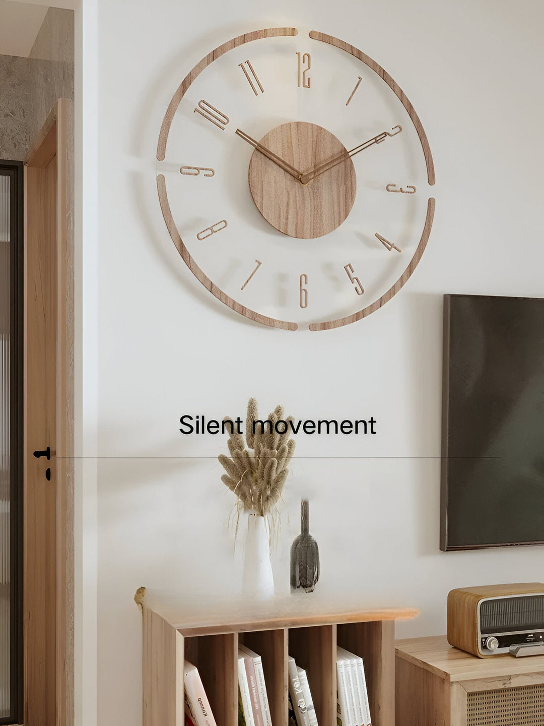 Modern heminredning: Tyst väggklocka av transparent akryl & trä. Stilren dekor.