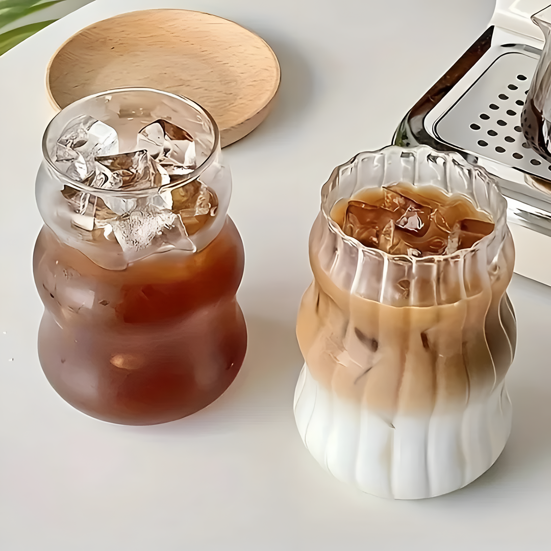 Värmebeständiga temugg, kaffemugg & juicemugg i glas. Modernt set med eleganta dricksglas för ditt hem.