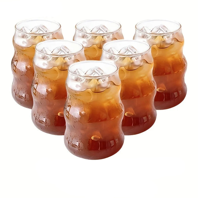 Eleganta moderna glasmuggar. Värmebeständigt dricksglasset för te, kaffe och juice servering hemma.