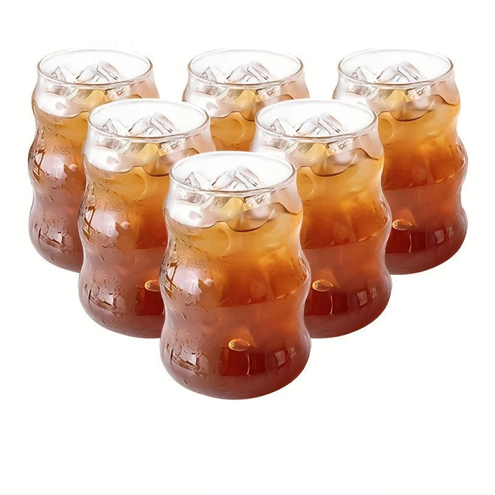 Eleganta moderna glasmuggar. Värmebeständigt dricksglasset för te, kaffe och juice servering hemma.