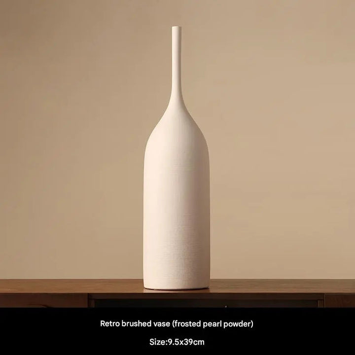 Stilfull Morandi designvas, handborstad. En modern blommavas & konstverk för ditt hem.