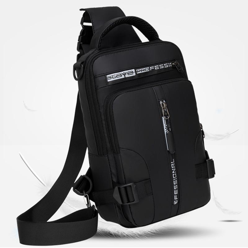 "Multifunktionell herrbröstväska i vattentätt tyg med exteriör laddningsport, eleganta fickor, idealisk för vardagsbruk."
