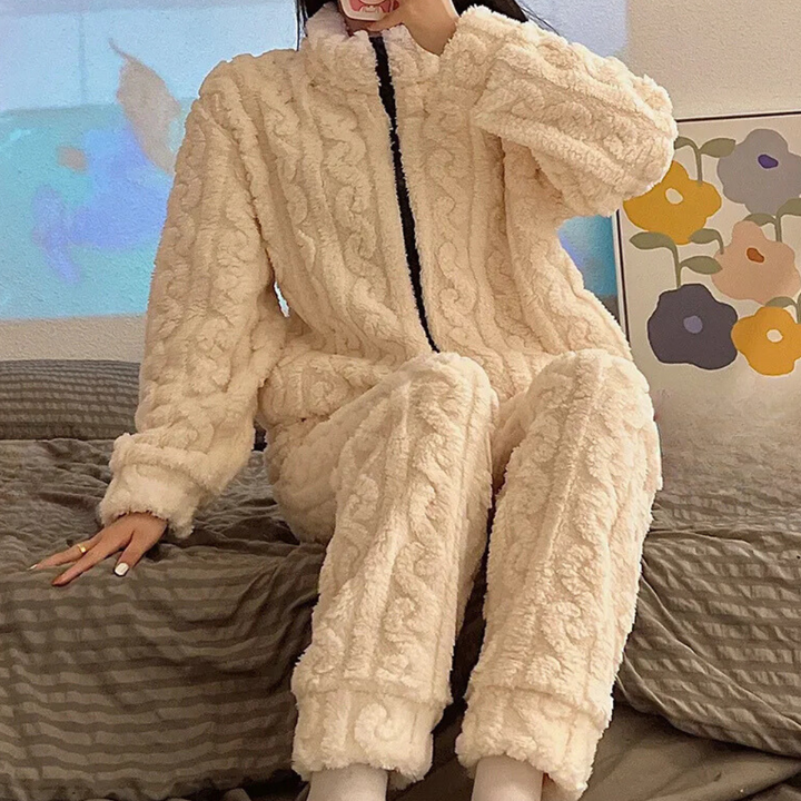 Mysig vinter-onesie för damer i mjukt material, perfekt för avslappnad komfort och hemmamys.