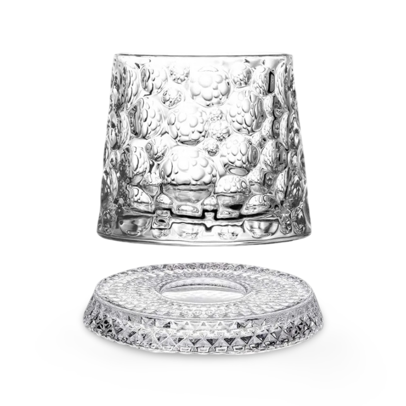 Enkelt elegant 280 ml roterande whiskyglas i kristall, perfekt för hembarer.