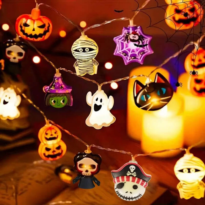 Halloween LED-slinga med upplysta pumpor, spöken och spindelnät i mörk miljö