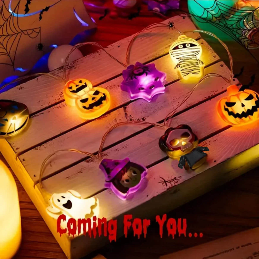 Närbild på detaljerad pumpa och spöke i en Halloween LED-belysning