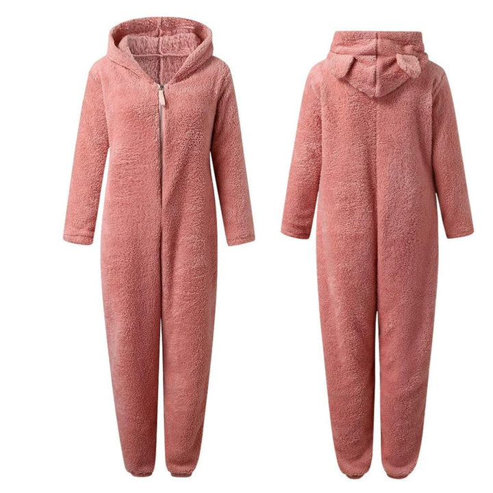 Fluffig jumpsuit med huva som passar perfekt för hemmakvällar