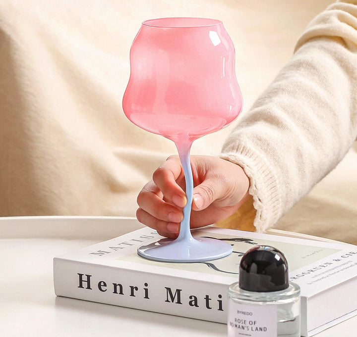 473 ml vinglas för rött vin. Stilrent oregelbundet dryckesglas, perfekt för kök och hemmabar.