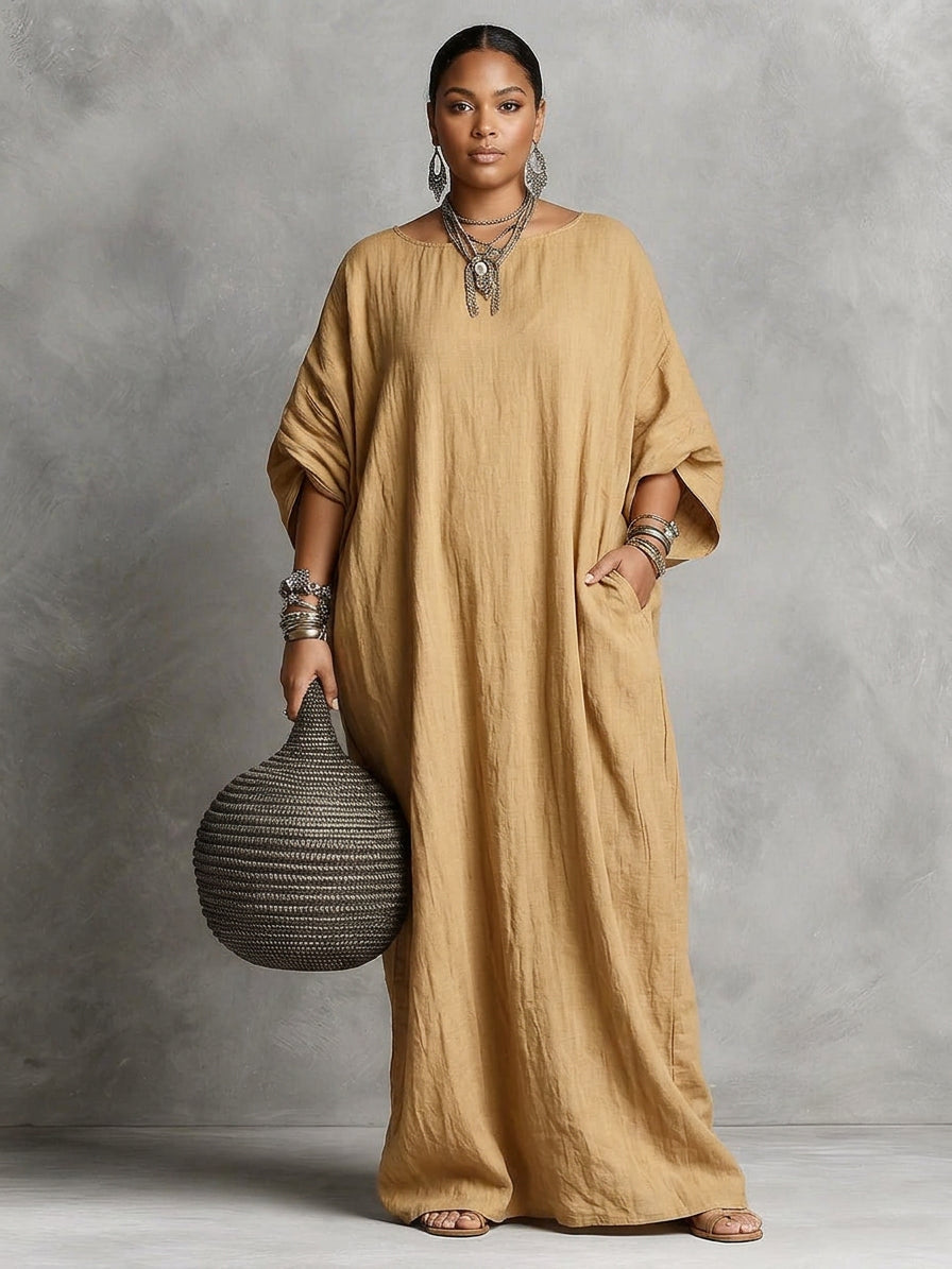 Svart dam Olwen oversized maxiklänning i lång och avslappnad modell för varma dagar
