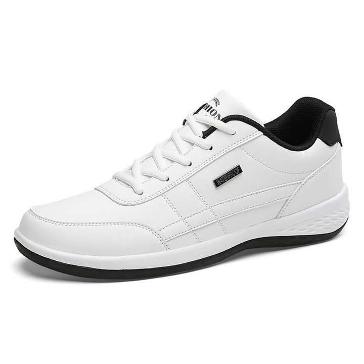 Ortopediska herrsneakers för optimal komfort, med stötdämpning och andningsförmåga för långa promenader.