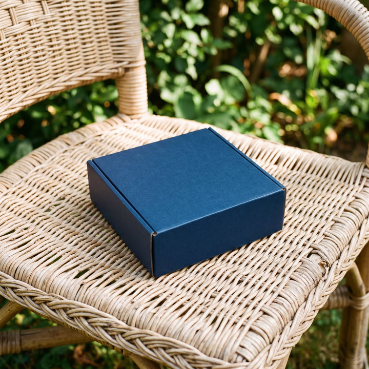 Förpackning med bluetooth-enhet för att hålla koll på värdesaker
