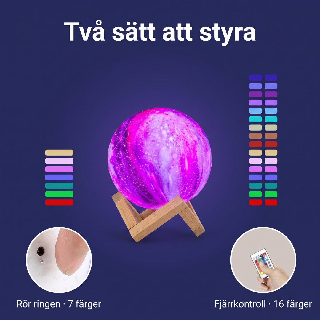 Månlampa med galaxmönster och träställning som lyser i mörker i ett sovrum