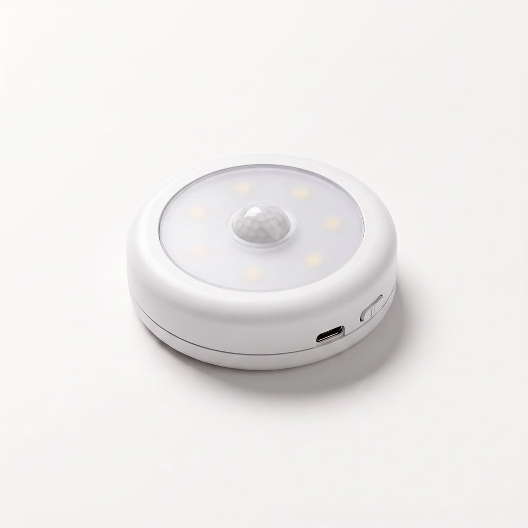 Trådlös belysning med sensor som tänds automatiskt i mörker