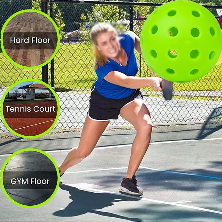 Spelare som slår till en lysande grön pickleball på bana