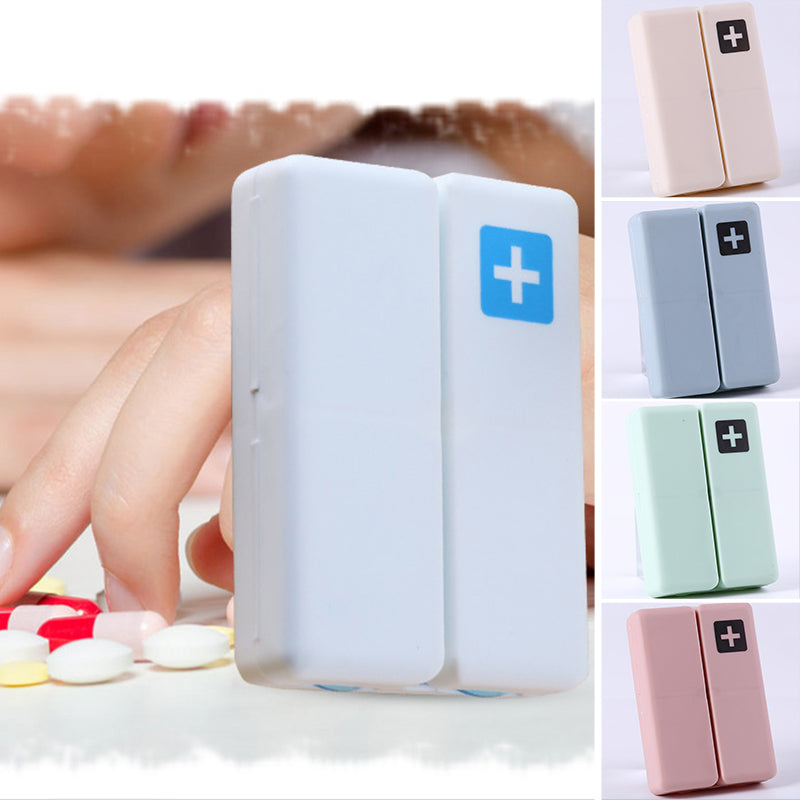 "Pillerfodral med 7 fack i olika färger, magnetisk stängning, kompakt för resor."