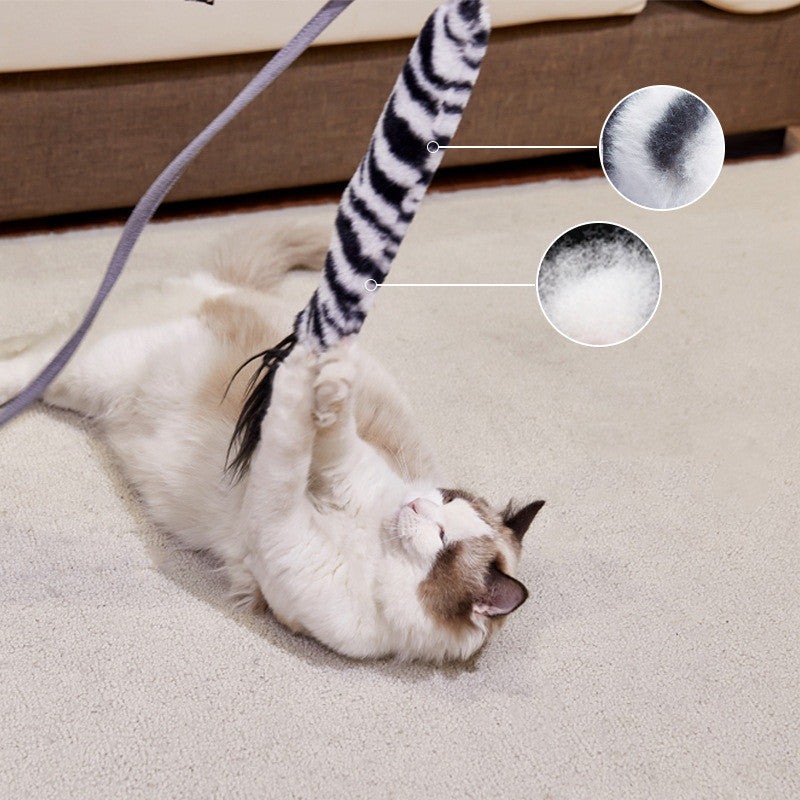 Interaktiv fiskleksak för katt, perfekt för aktiv lek och stimulerande motion inomhus.