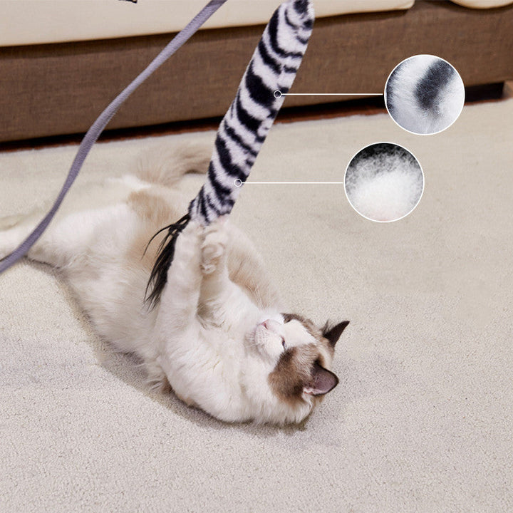 Interaktiv fiskleksak för katt, perfekt för aktiv lek och stimulerande motion inomhus.