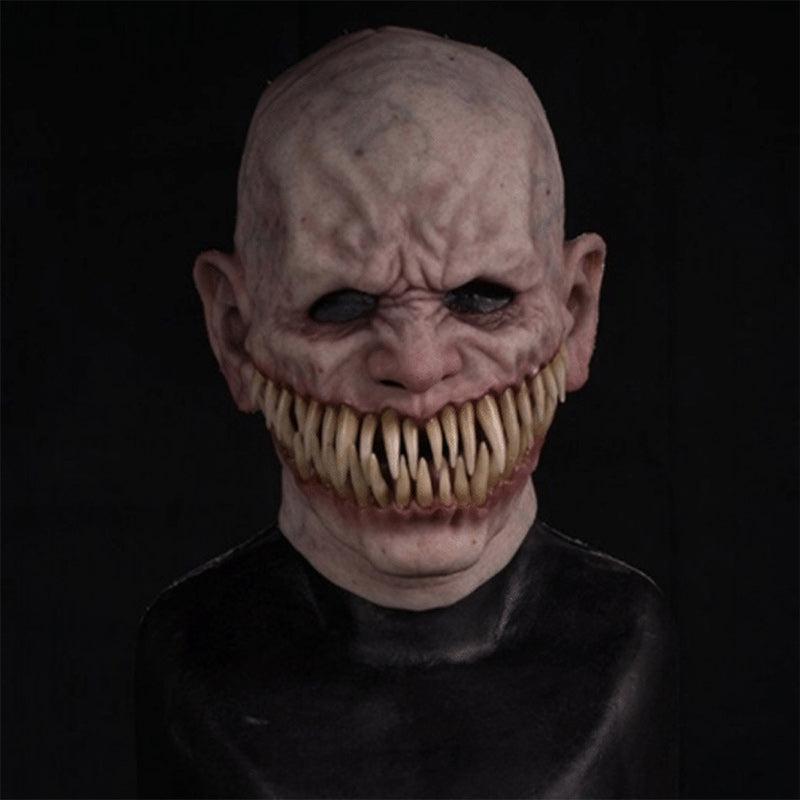 Realistisk Halloween-mask för vuxna, gammal man i latex med detaljrika ansiktsdrag och ansiktshår, perfekt för maskerader.