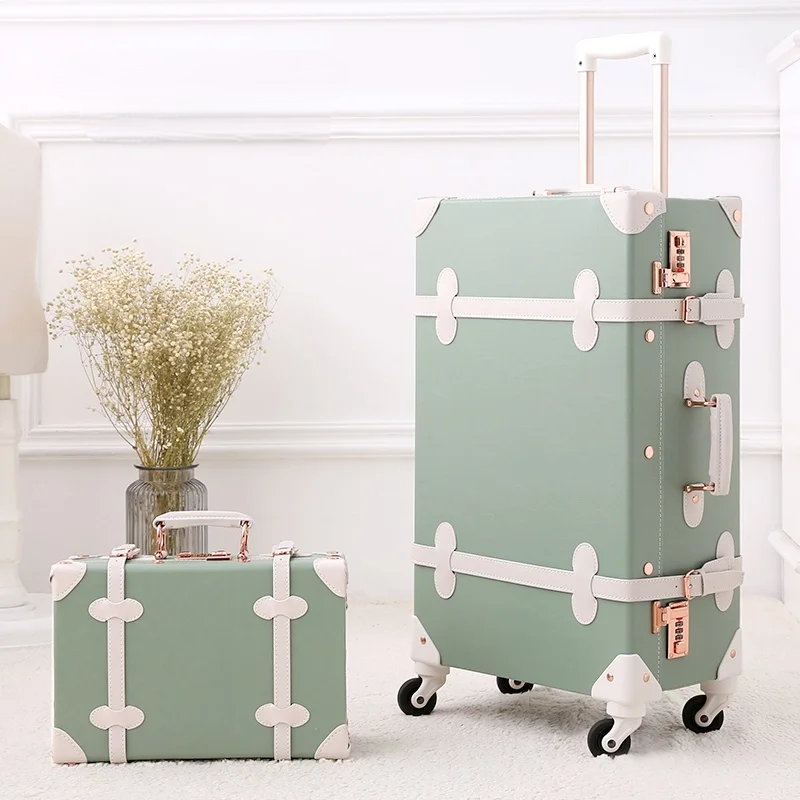 Retro hårdkantsväska set, tvådelat vintage bagage. Stilfull reseutrustning för nästa äventyr.