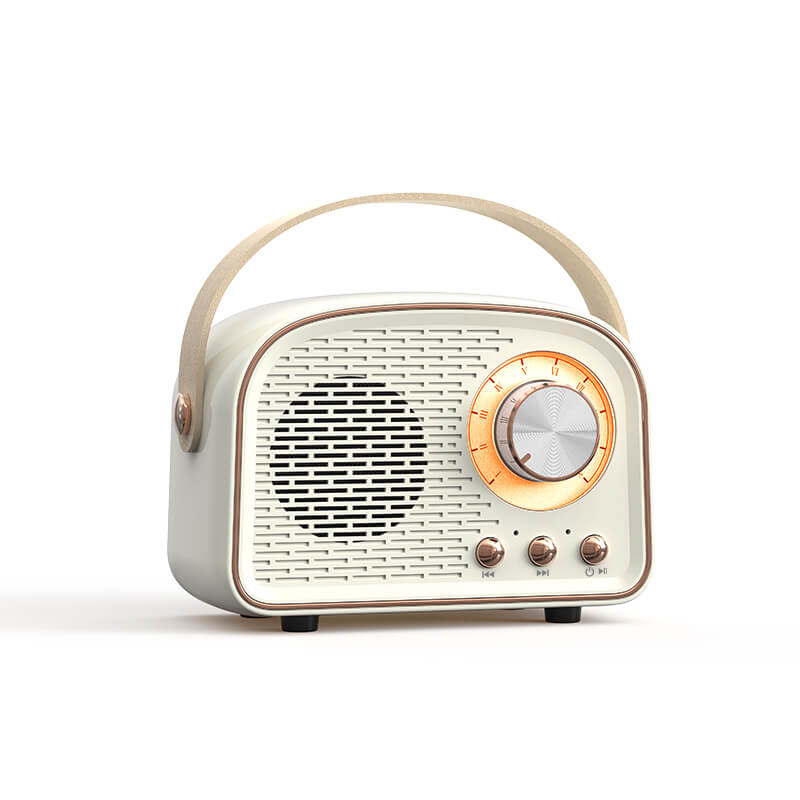 Vit retro Bluetooth-högtalare med bärrem på vit bakgrund